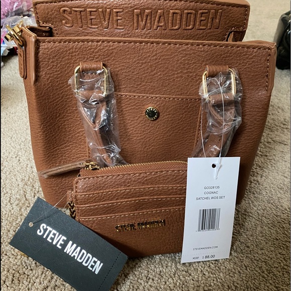 Steve Madden Handbags - Steve Madden Crossbody bag and wallet